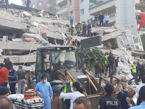 Количество погибших при землетрясении в Турции увеличилось до 42