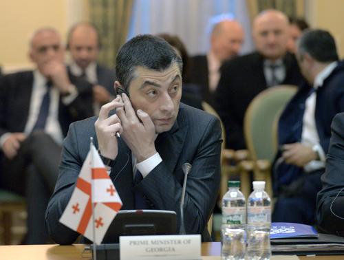 Премьер-министр Грузии  ушел на самоизоляцию