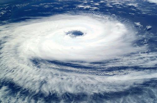 Супертайфун обрушился на Филиппины