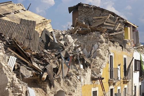 В Турции арестовали 9 строителей разрушенных при землетрясении домов в Измире