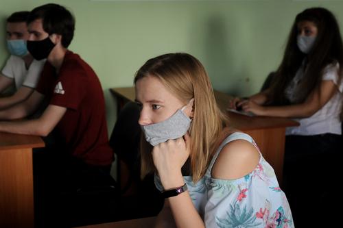 Собянин: Дистанционное обучение для учеников 6-11 классов в Москве будет продлено 