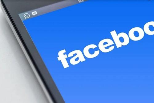 Эксперт Павел Мясоедов рассказал, в каком случае Facebook лучше удалить из смартфона