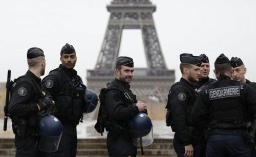 Во Франции режим ЧП из-за угрозы распространения COVID-19 продлен до 1 апреля