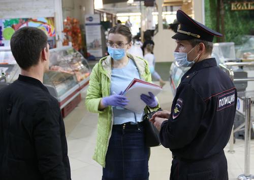 Более 40 нарушителей масочного режима выявлено в торговых центрах на востоке Москвы