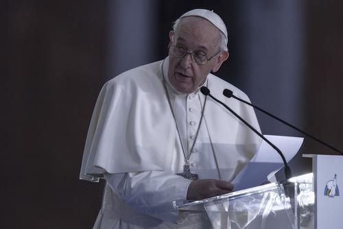 Папа Римский призвал верующих молиться о безопасности роботов и искусственного интеллекта