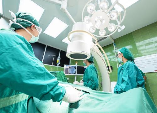 Врачи Красногорской больницы обнаружили доброкачественную опухоль у пациентки