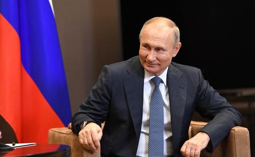 Путин на совещании с военными пошутил по поводу расположения его кресла:  «Боитесь?»
