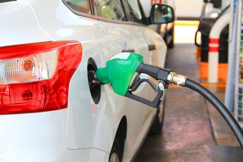 В Великобритании хотят запретить продажу машин на бензине и дизеле с 2030 года