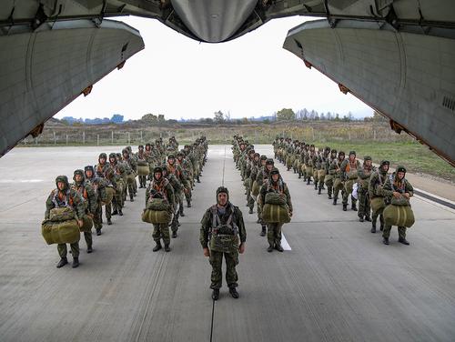 «Военное обозрение»: в Карабахе российских миротворцев будет ждать опасность со всех сторон 