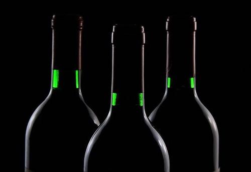 Винный эксперт Губернская назвала максимальное количество вина, которое могут употреблять женщины и мужчины