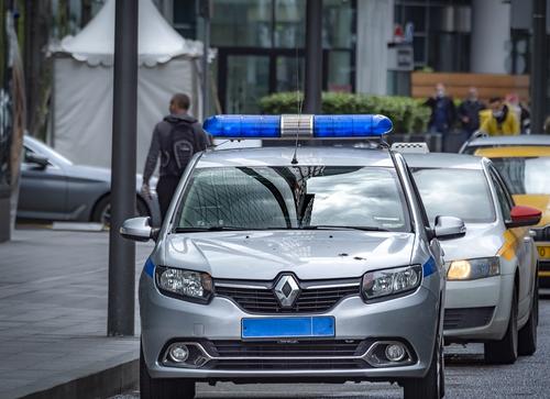 В Волгограде водитель BMW ударил полицейского монтировкой по голове 
