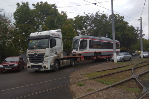 Последний из партии 2020 года трамвай привезли в Краснодар