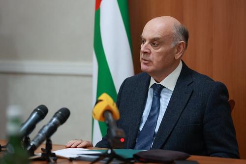Власти Абхазии продлили карантинные меры по коронавирусу до 12 января