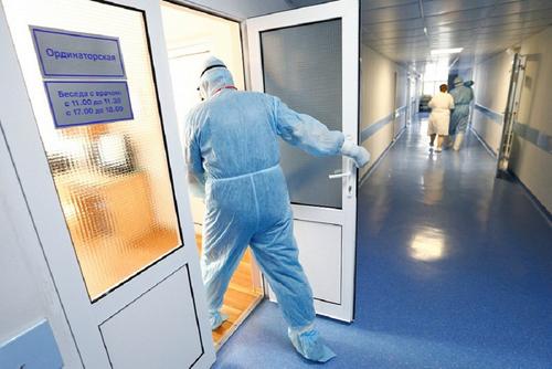 В России впервые зарегистрировали более 500 смертей из-за коронавируса за сутки