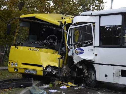 При столкновении двух автобусов в Анапе пострадали девять человек