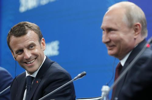 «Ъ»: Россия возмущена очередной утечкой переговоров Путина и Макрона