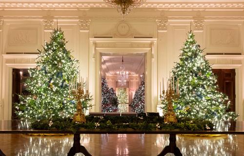 Мелания Трамп напоследок украсила Белый дом на Рождество