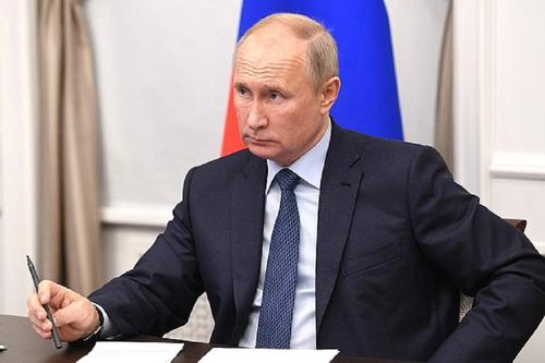Путин поручил приступать к вакцинации от коронавируса на следующей неделе