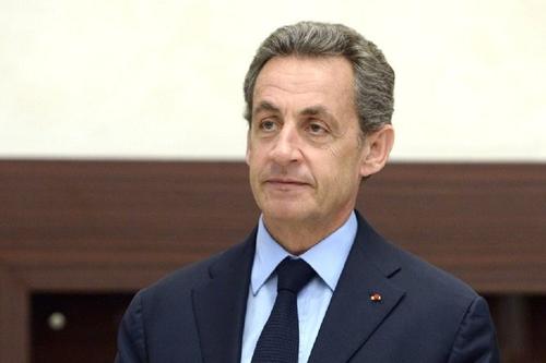 Саркози заявил, что Валери Жискар д’Эстен воплощал честь Франции 