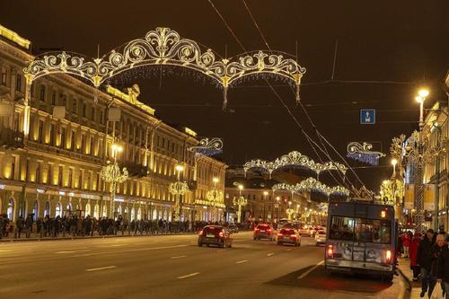 Россияне массово отменяют новогодние туры в Санкт-Петербург