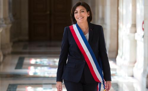 «Слишком много женщин», мэрию Парижа оштрафовали за то, что руководящие должности занимают дамы 