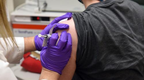 Пожарных принудительно отправляют в поликлиники для участия в «добровольной» вакцинации от коронавируса