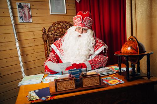 12 детей и одна женщина: кого в Хабаровске поздравит Дед Мороз из Великого Устюга