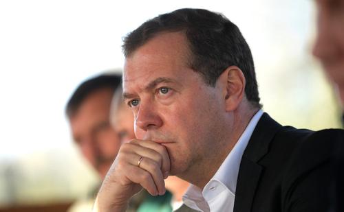 Медведев назвал «ущербной» логику США по введению санкций