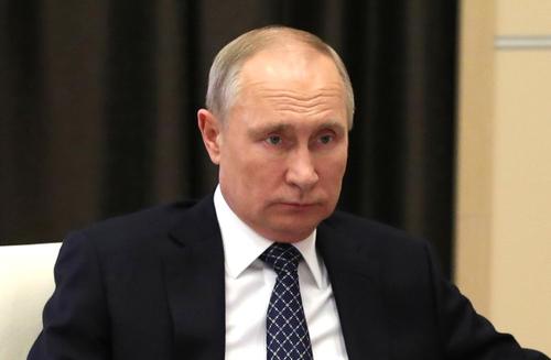 Путин заявил, что в России удалось не допустить критического спада в экономике на фоне пандемии