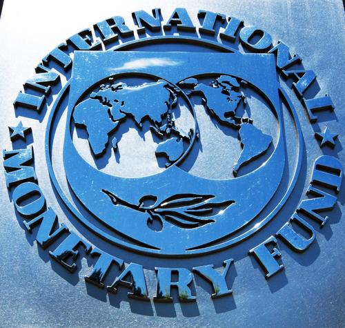 МВФ выделяет Украине деньги, чтобы тут же их забрать обратно