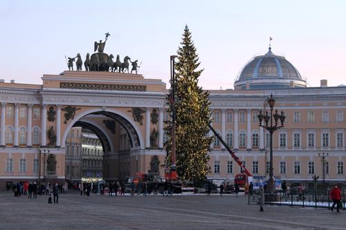 В Санкт-Петербурге разрешили ресторанам открыть зимние террасы в праздники