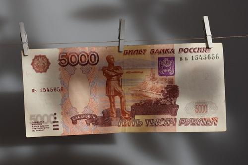 Эксперт Капустянский считает, что в начале нового года рубль может продолжить расти