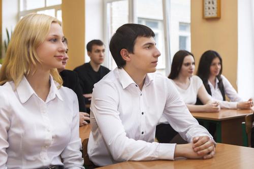В России в 2021 году выпускники не будут сдавать ЕГЭ по математике базового уровня 