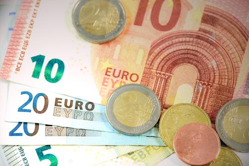 Экономист Масленников  перечислил причины повышения курса евро