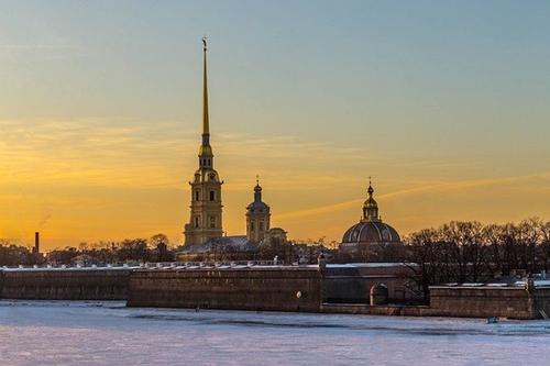 Санкт-Петербург опередил Москву по количеству новых случаев заражения COVID-19 за сутки