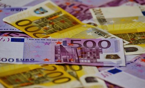 Экономист Гинько оценил прогноз о том, что предпочтительной валютой для сбережений в 2021 году будет евро