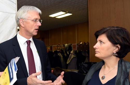 Премьер-министр Латвии отправил в отставку министра здравоохранения страны