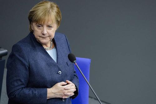 Меркель заявила, что Германия вступает в самое тяжелое время пандемии