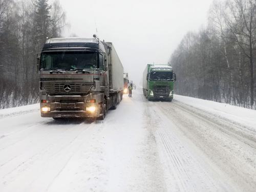 В Челябинской области ограничили движение по трассе М5 «Урал» из-за непогоды