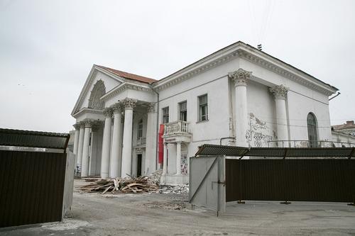 Волгоградскую «Победу» реконструируют в кукольный театр 