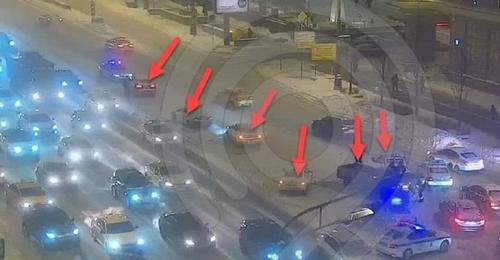 На Садовом кольце столицы произошло ДТП с шестью автомобилями