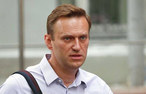 Алексея Навального привезут прямо к трапу самолета, регистрацию за него прошли сотрудники федеральной полиции
