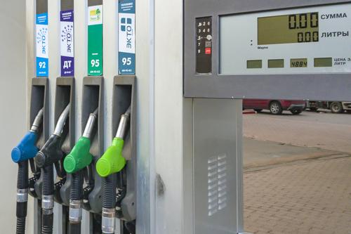 Цены на бензин начали расти на российских АЗС 