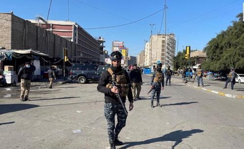 Теракт в центре Багдада - двое смертников подорвали себя на рыночной площади. Местные СМИ пишут о большом количестве жертв