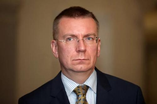 Глава МИД Латвии: Немедленно освободить задержанных в России