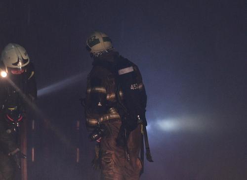 Один человек погиб при пожаре на заводе в Уфе