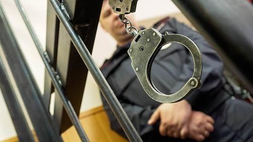 В Красноярском крае полицейские обнаружили центр по борьбе с алкоголизмом, где пациентов сажали на цепь