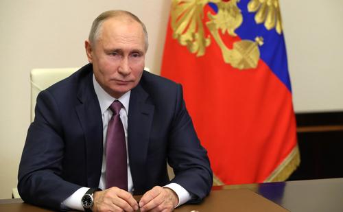 В Кремле сообщили, о чём Путин поговорил с Байденом