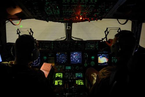 При посадке во Внуково лазером ослепили пилотов пассажирского самолета