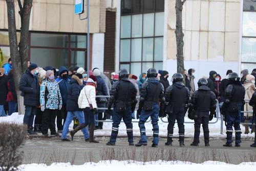 В Челябинске начались задержания на несогласованном митинге